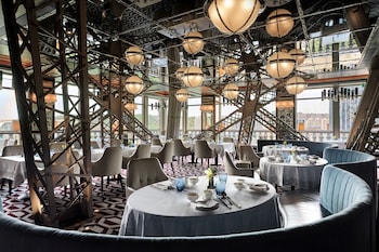 paiza lofts at parisian