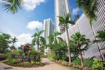 macrolink medini legoland by stayrene