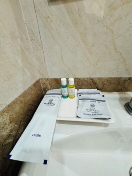 City Grand,,2 star