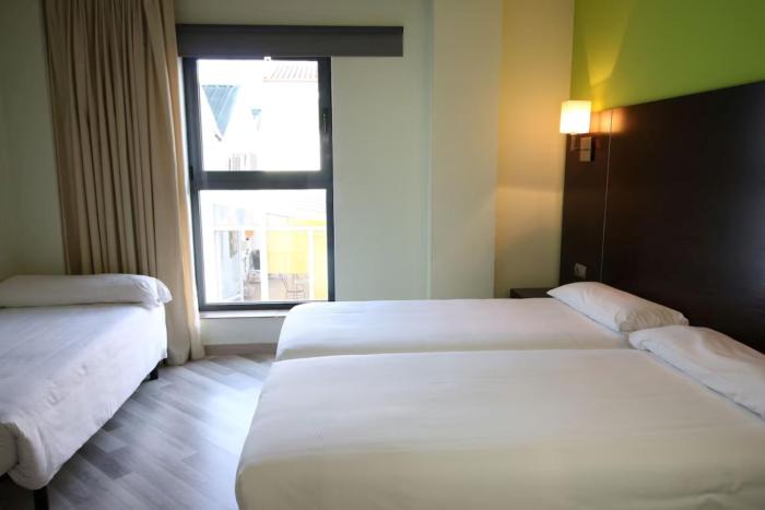 hotel cardena by gaiarooms