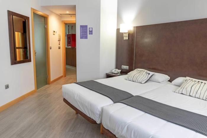 hotel cardena by gaiarooms