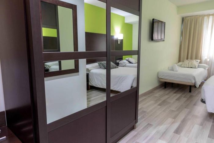 hotel cardena by gaiarooms