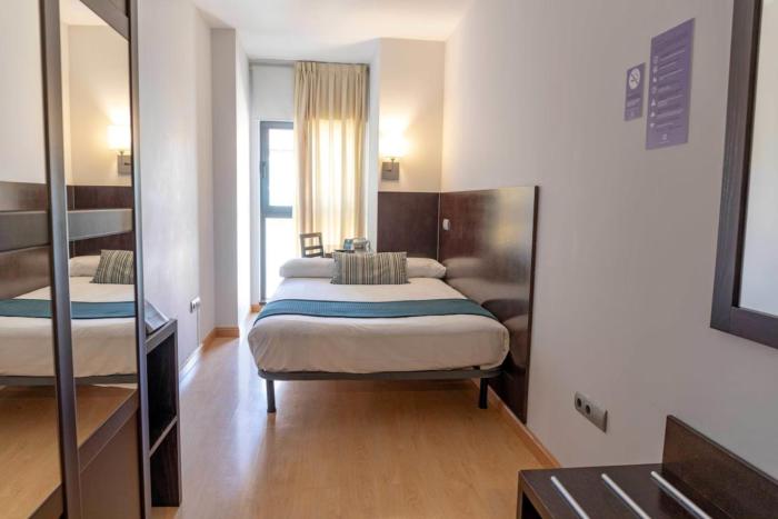 hotel cardena by gaiarooms