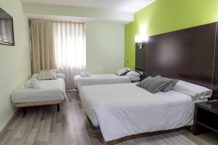 hotel cardena by gaiarooms