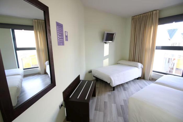 hotel cardena by gaiarooms
