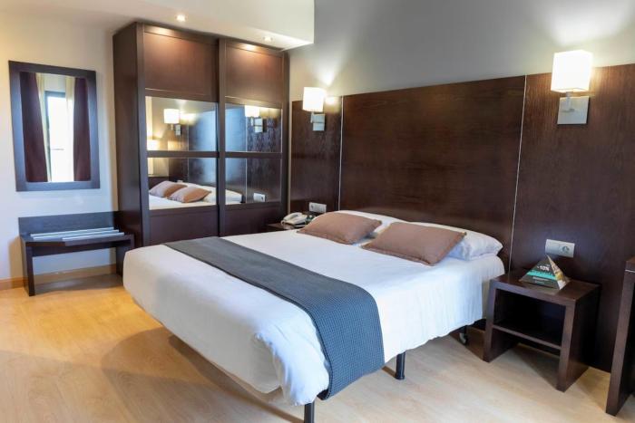 hotel cardena by gaiarooms