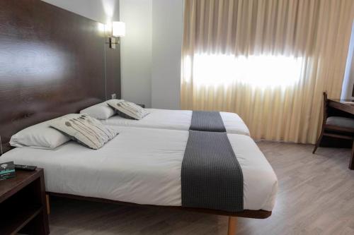 hotel cardena by gaiarooms