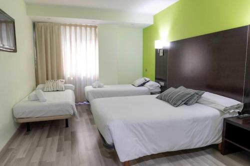 hotel cardena by gaiarooms