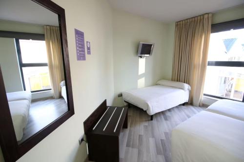 hotel cardena by gaiarooms