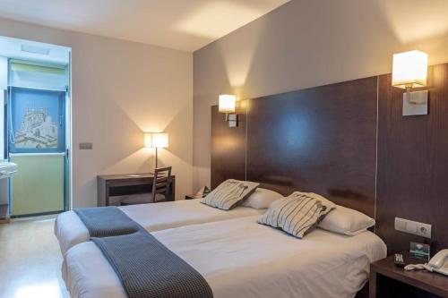 hotel cardena by gaiarooms