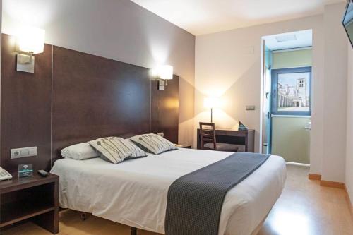 hotel cardena by gaiarooms