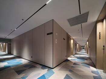 jinglai zhenxuan shanghai tongji hospital xincun road subway station hotel