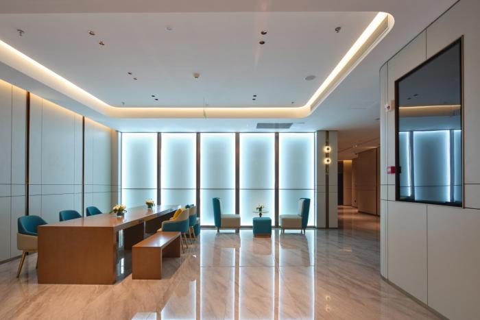 jinglai zhenxuan shanghai tongji hospital xincun road subway station hotel
