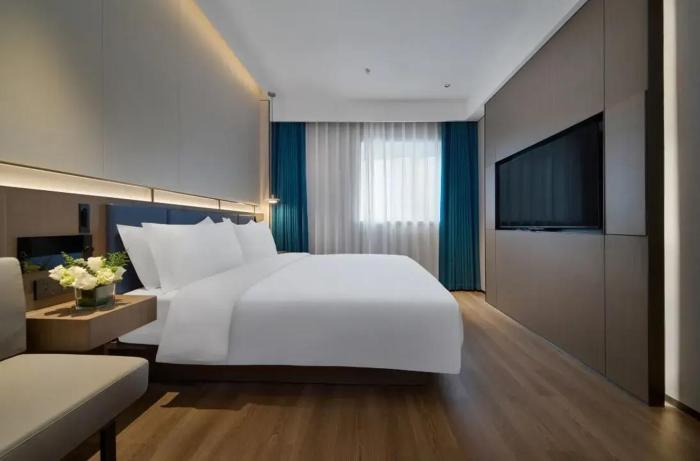 jinglai zhenxuan shanghai tongji hospital xincun road subway station hotel