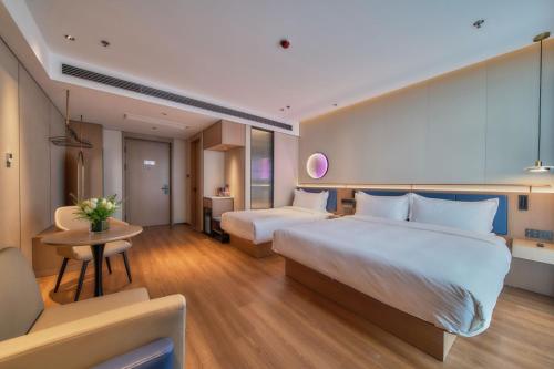 jinglai zhenxuan shanghai tongji hospital xincun road subway station hotel
