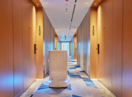 jinglai zhenxuan shanghai tongji hospital xincun road subway station hotel