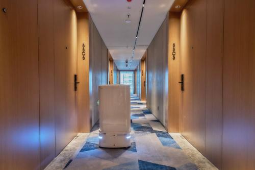 jinglai zhenxuan shanghai tongji hospital xincun road subway station hotel