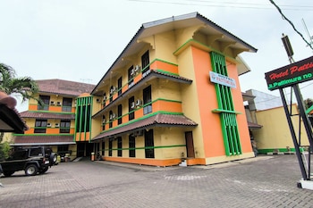 hotel pattimura powered by cocotel