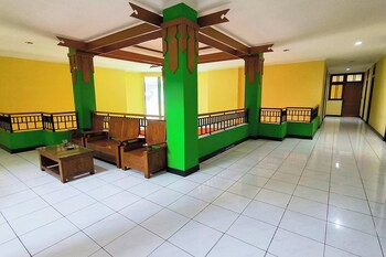 hotel pattimura powered by cocotel