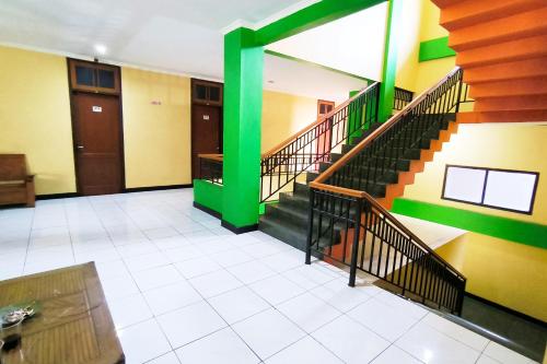 hotel pattimura powered by cocotel