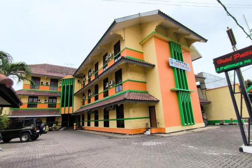 hotel pattimura powered by cocotel