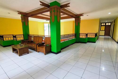 hotel pattimura powered by cocotel