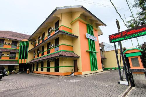 hotel pattimura powered by cocotel
