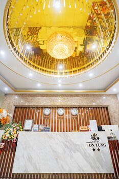 son tung hotel kim dong walking street