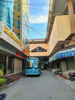 son tung hotel kim dong walking street