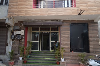 roomshala hotel rose residency