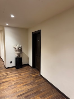 Palazzo Gambirasi Luxury Suite Roma,,4 star