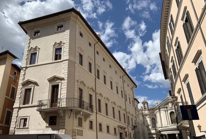 palazzo gambirasi luxury suite roma