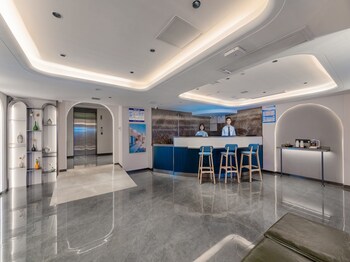 o live social hotel guangzhou railway station bai ma garment city branch