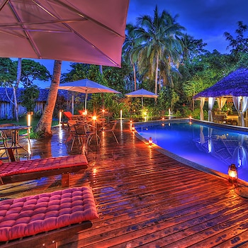 Coco Beach Resort,Hideaway Island>>Efate,4 star