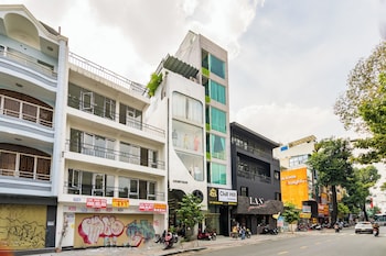 chill hill hotel and home