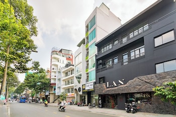 chill hill hotel and home
