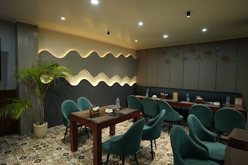 Hotel Royal Paradise,,3 star