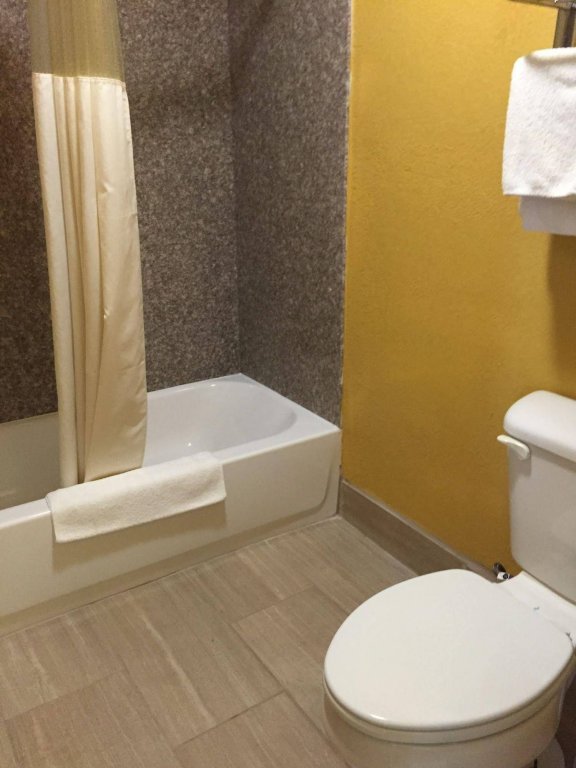 Budget Inn,Byng>>Ada,3 star