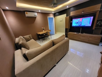 Accra Apartments,,4 star