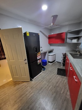 Accra Apartments,,4 star