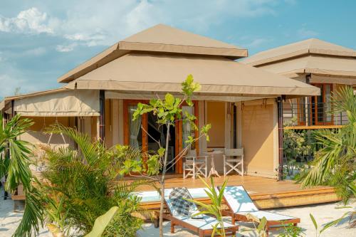 amarena canvas beach hotel