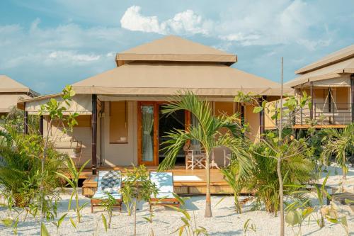 amarena canvas beach hotel