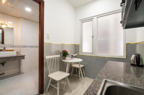 helen airport hotel
