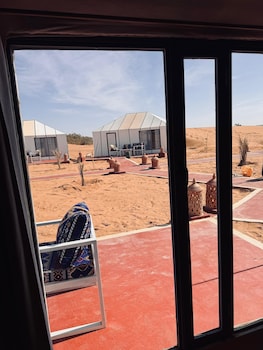 desert luxury camp merzouga