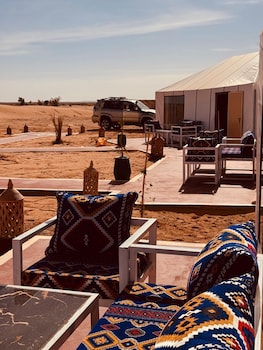 desert luxury camp merzouga
