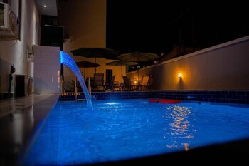 adedots apartment and suites