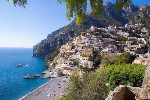 hotiday ponza scogliera