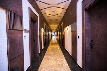 bourdillon hotel and apartments airport rd