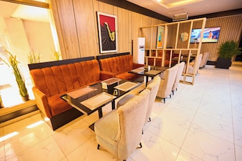bourdillon hotel and apartments airport rd