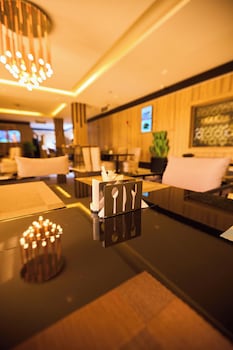 bourdillon hotel and apartments airport rd